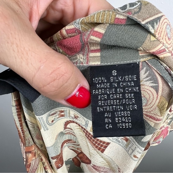 AUGUST Silk sheer short sleeve button down silk Egypt print shirt Sz 6 - Picture 4 of 10